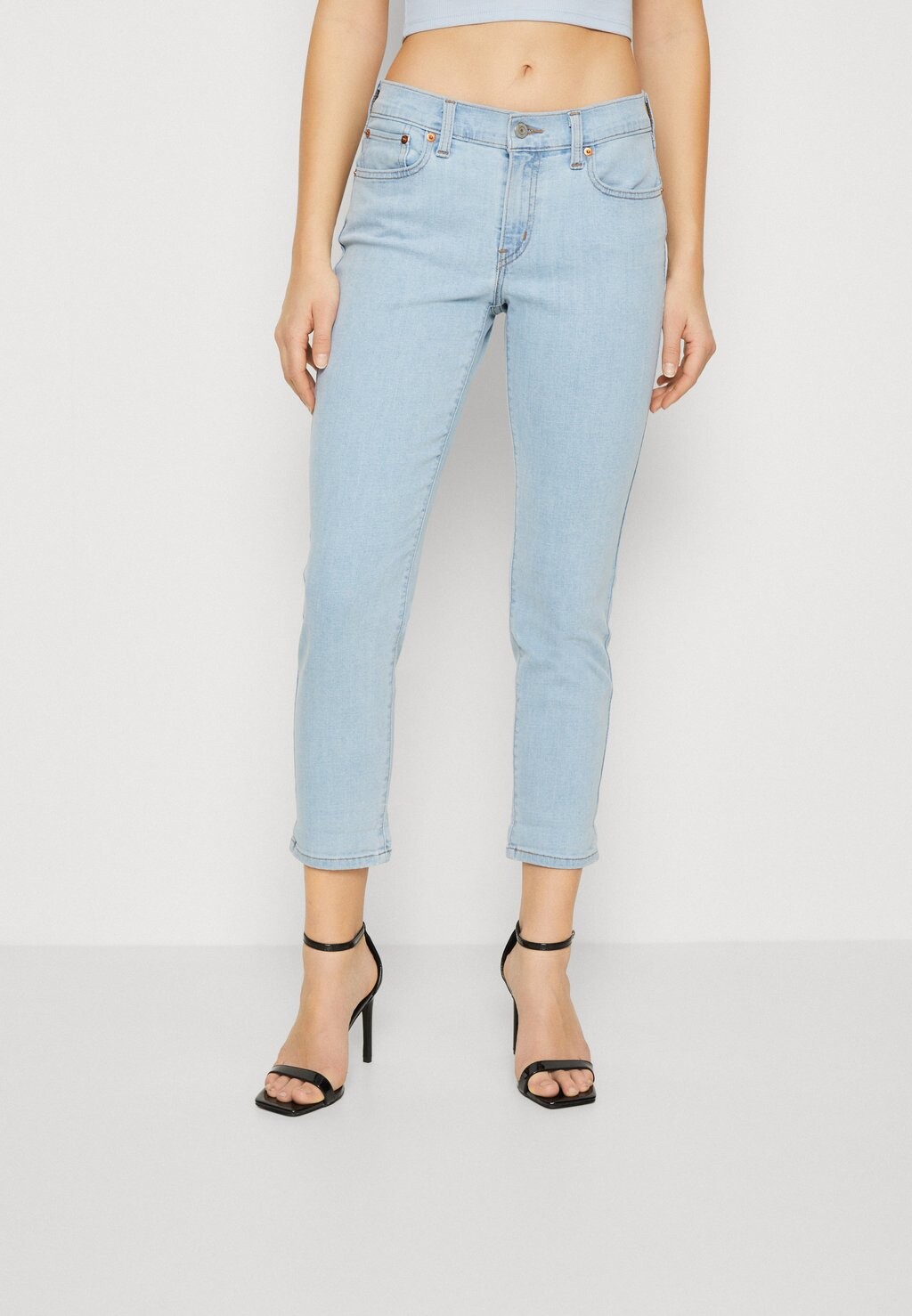 

Джинсы облегающего кроя Levi's Mid Rise Boyfriend, голубой