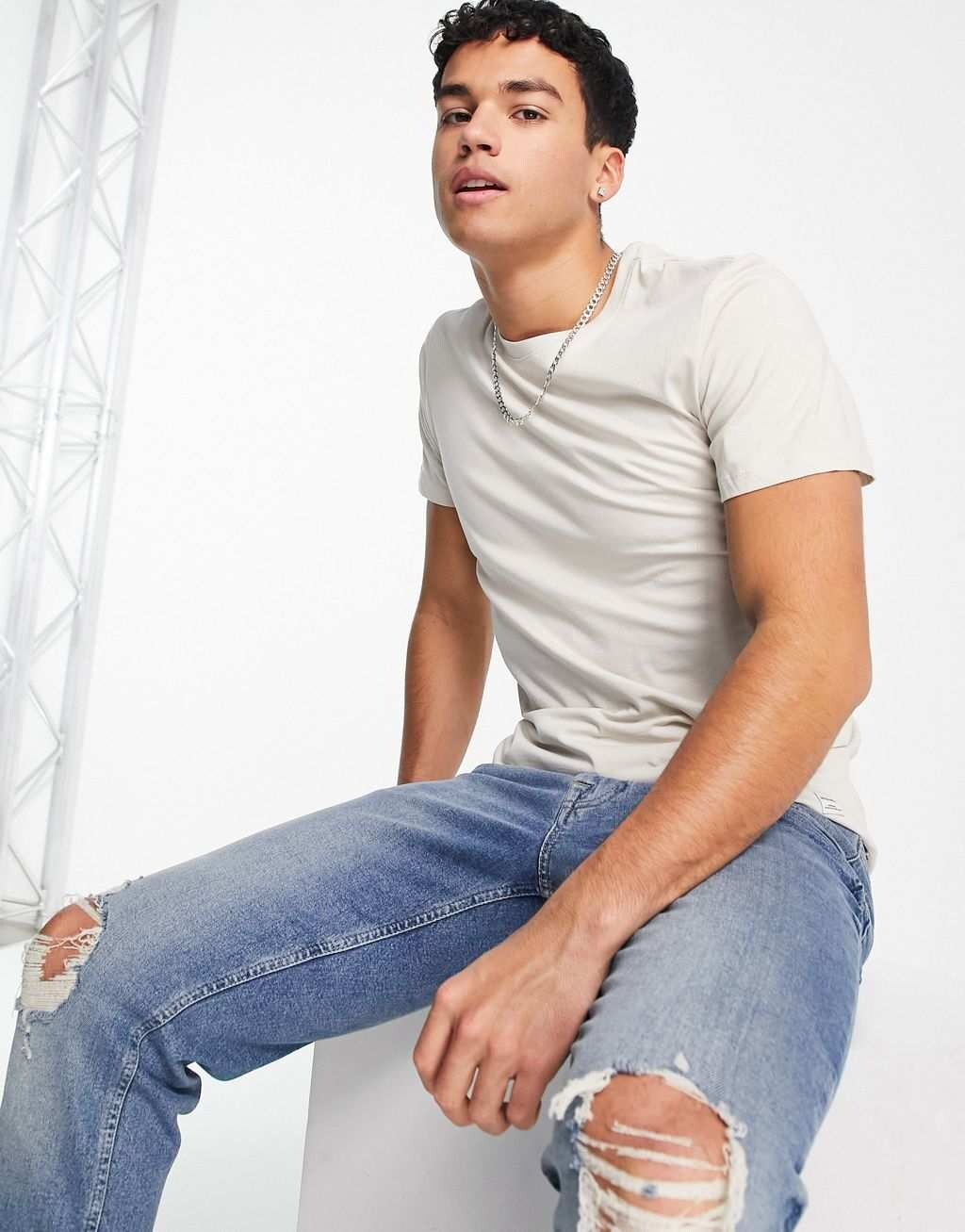

Белоснежная удлиненная футболка с закругленным краем Jack & Jones Essentials