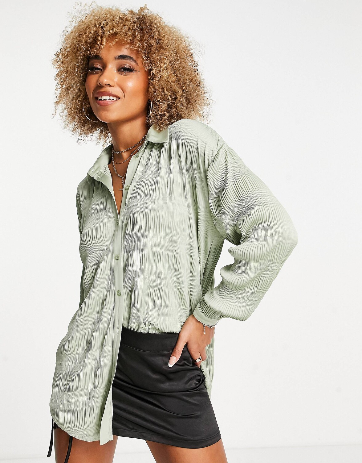 

Оливковая плиссированная рубашка свободного кроя ASOS DESIGN