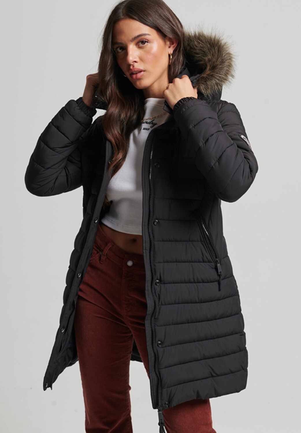 

Пальто зимнее Superdry, черный