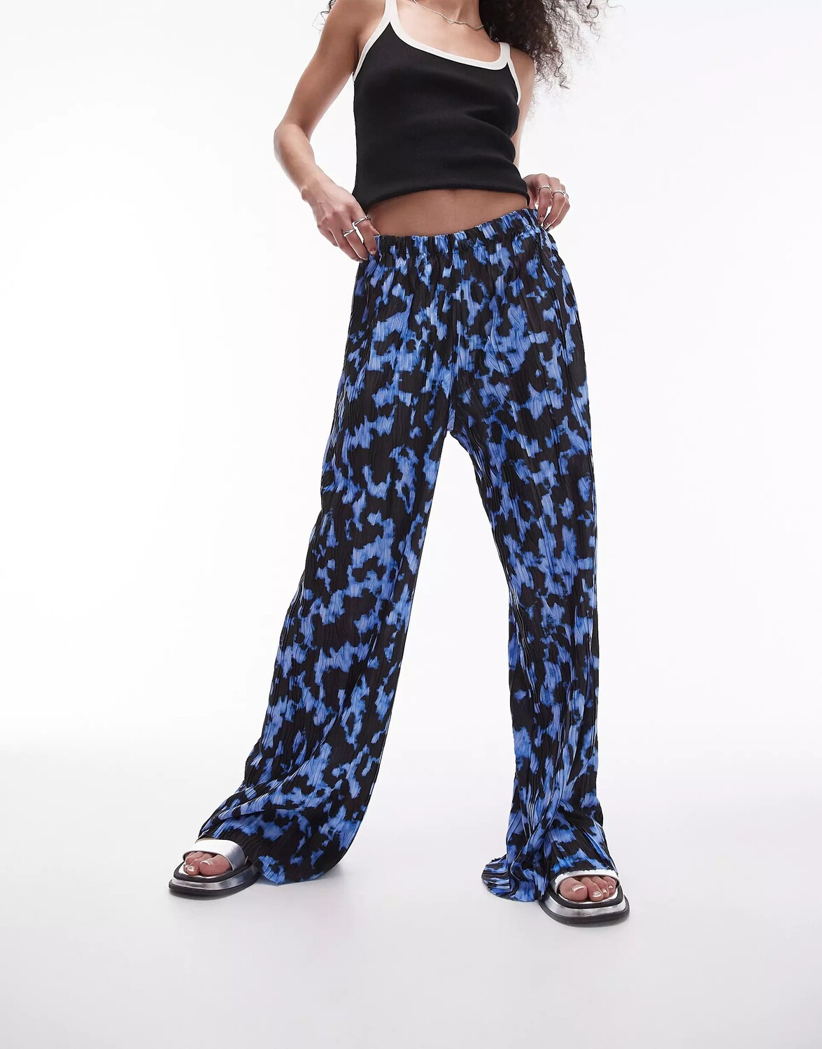 

Брюки Topshop Pleated Wide-legged With A Blurred Pattern, синий