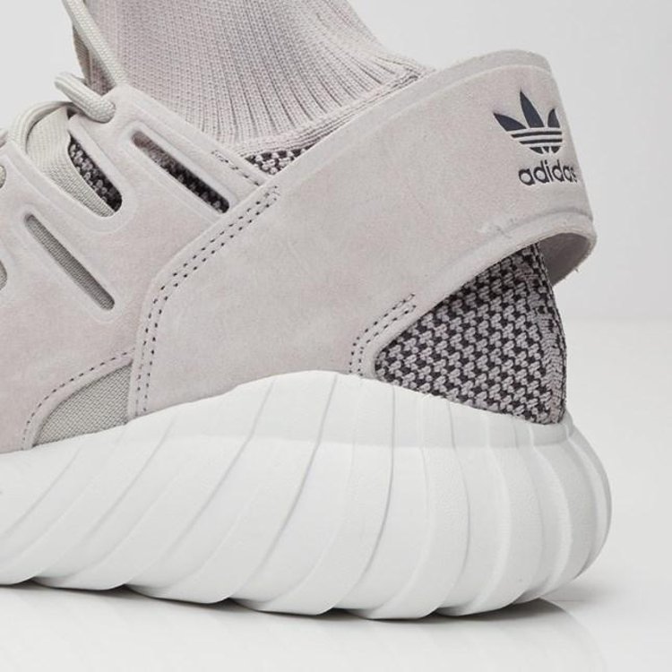 Adidas tubular doom sales pk white