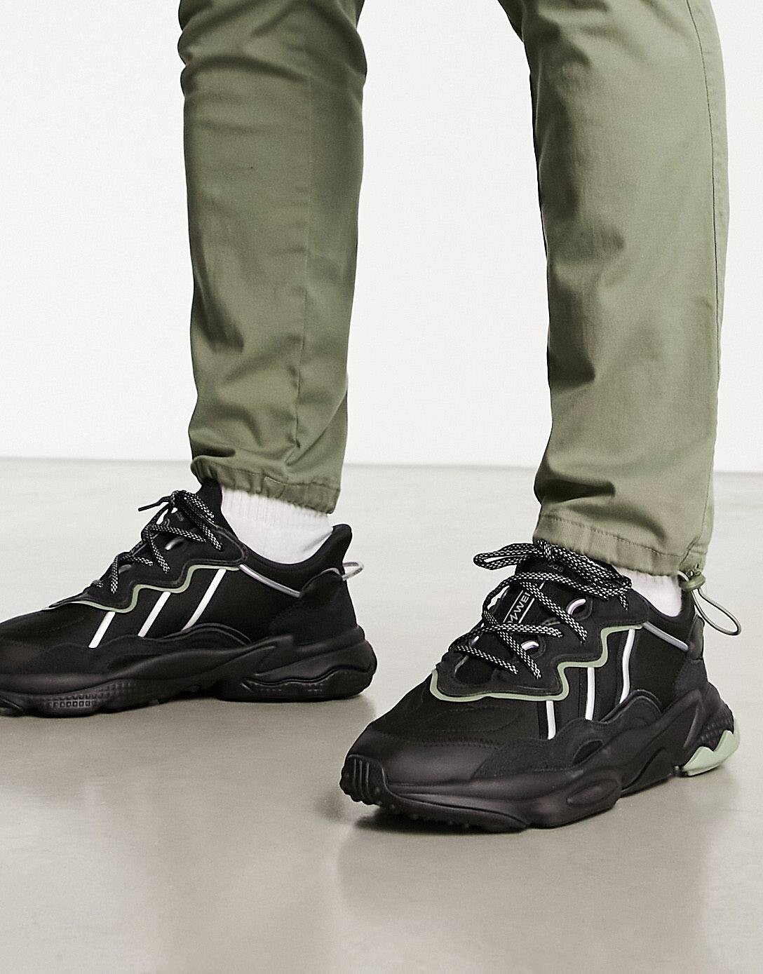 

Черно-серебристые кроссовки adidas Originals Ozweego