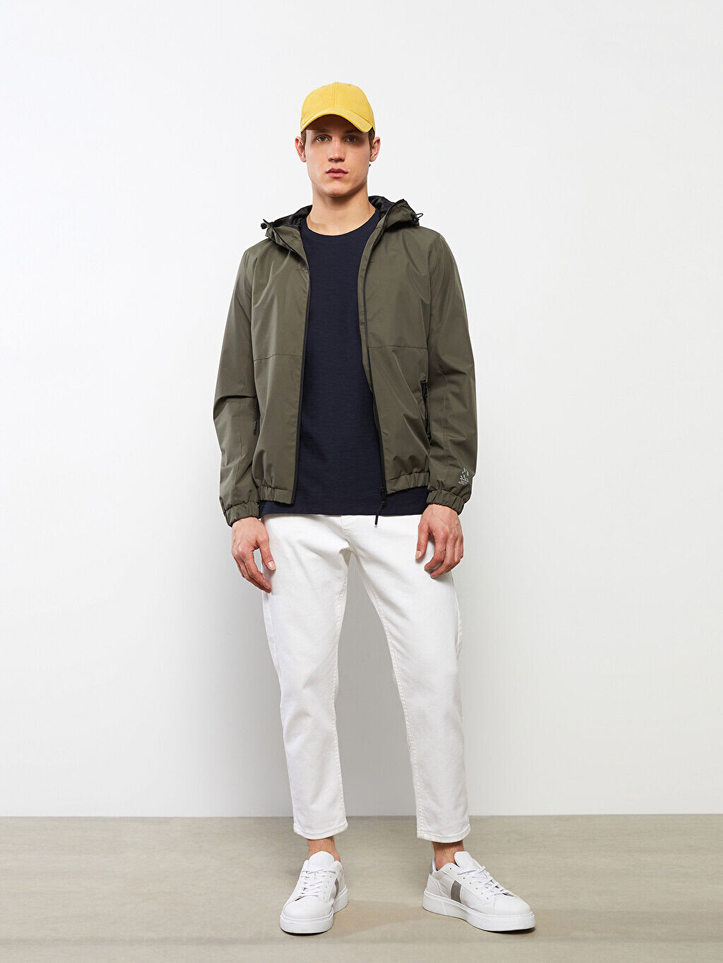 

Тонкий мужской плащ с капюшоном стандартной выкройки LCW Casual