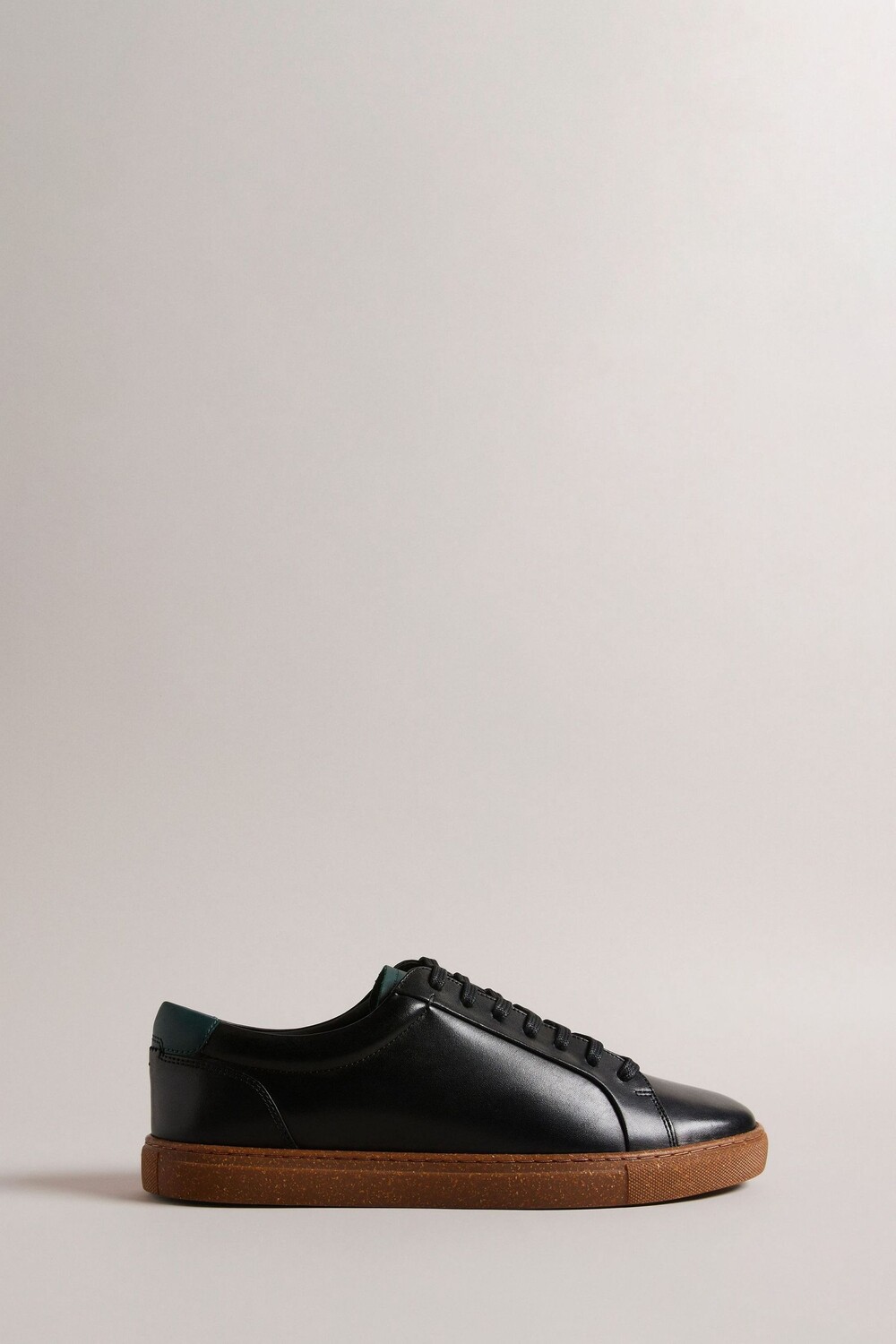 

Udamou черные кожаные спортивные туфли Ted Baker, черный