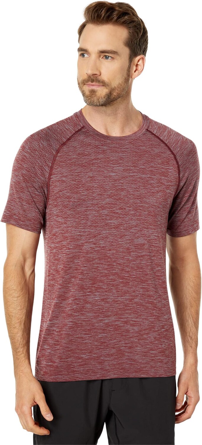 

Рубашка Rhone Reign Tech Short Sleeve, цвет Carriage Red/Heron Blue