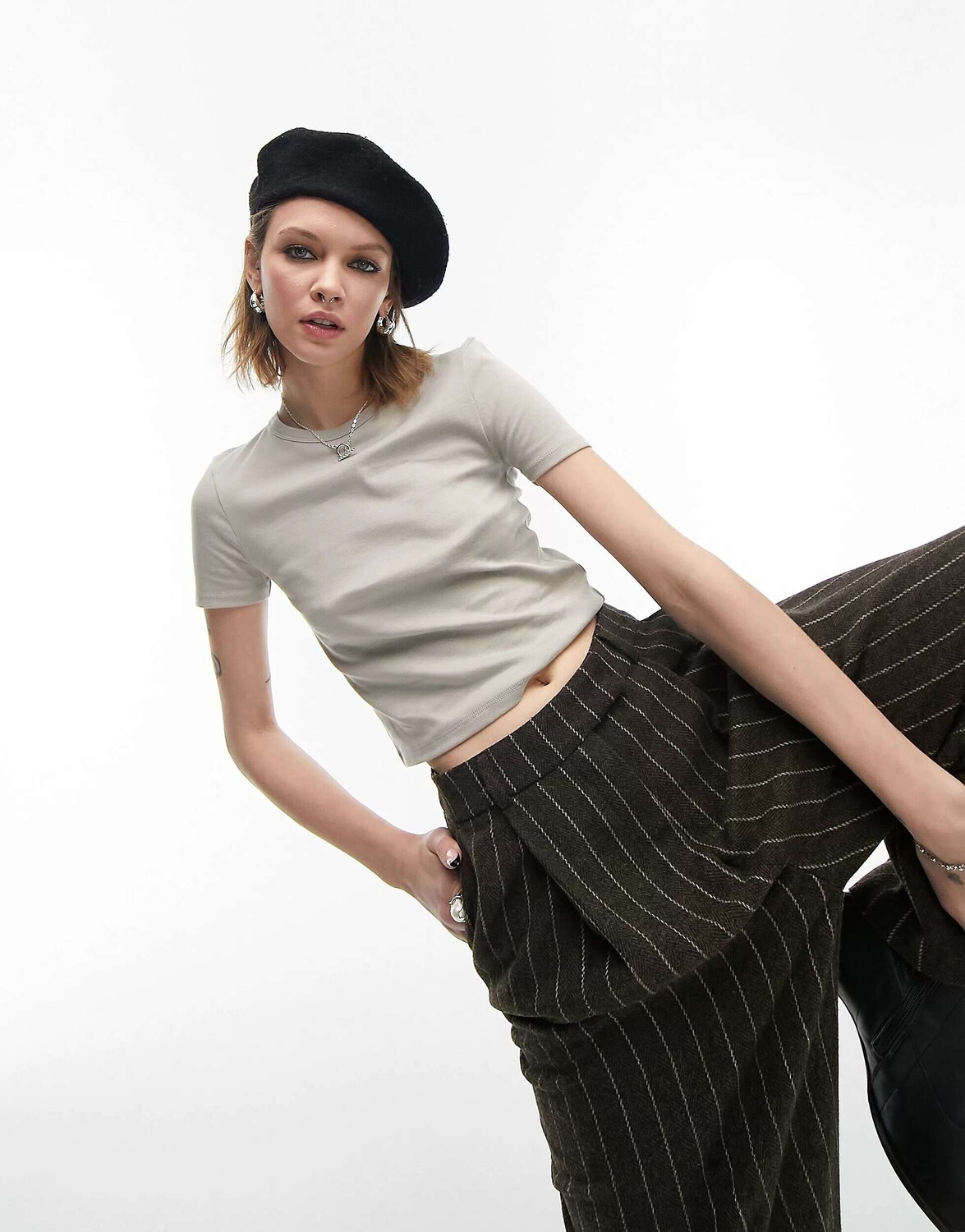 

Повседневная футболка Topshop нейтрального цвета