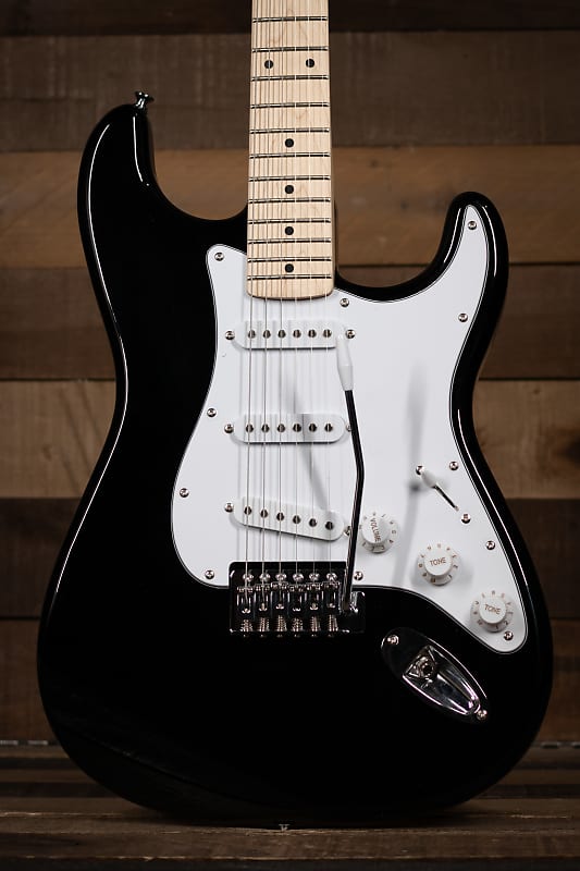 

Электрогитара Squier Affinity Series Stratocaster, Maple Fingerboard, White Pickguard, Black