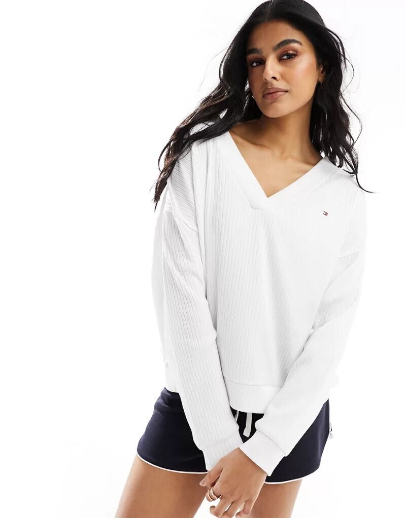 

Белый топ для отдыха с V-образным вырезом Tommy Hilfiger
