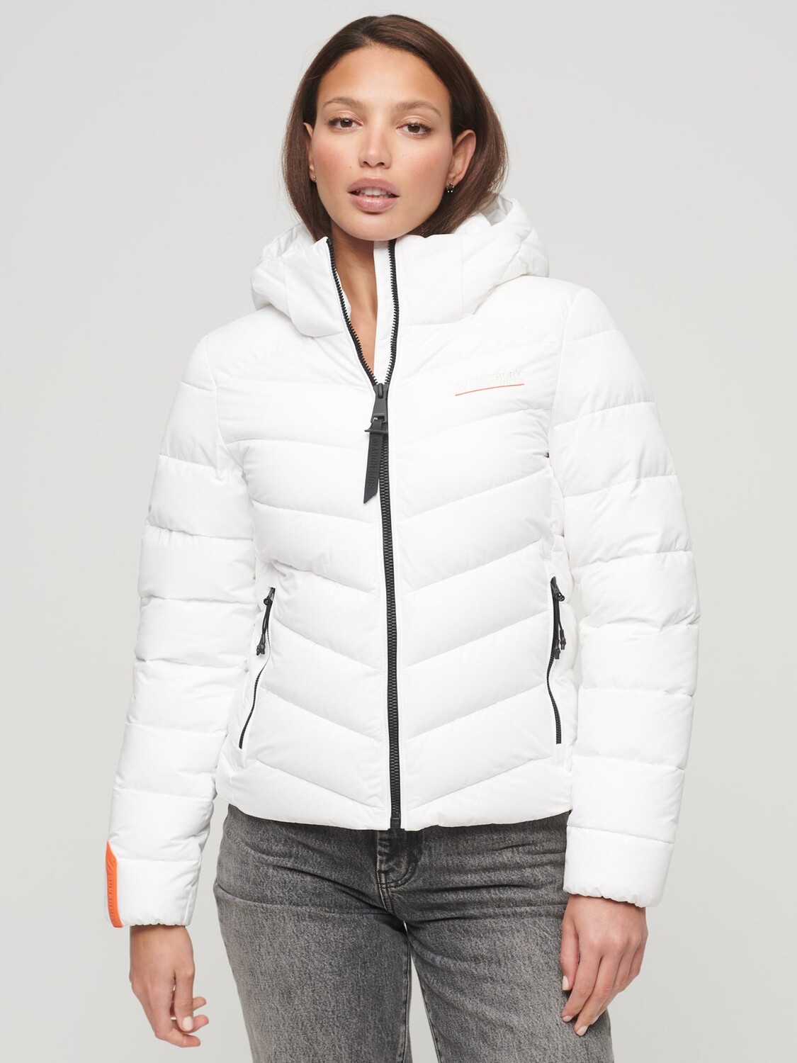 

Стеганая куртка из микрофибры с капюшоном Superdry, оптика