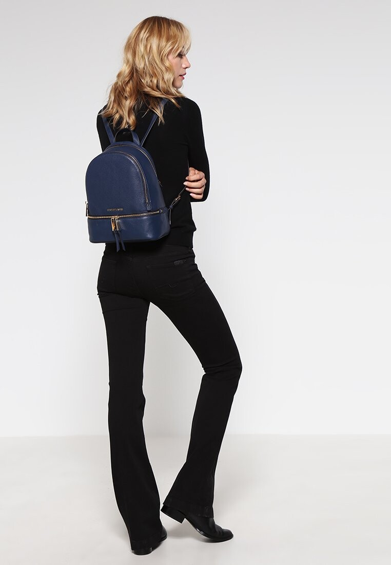 

Рюкзак Rhea Zip Backpack Small MICHAEL Michael Kors, цвет navy