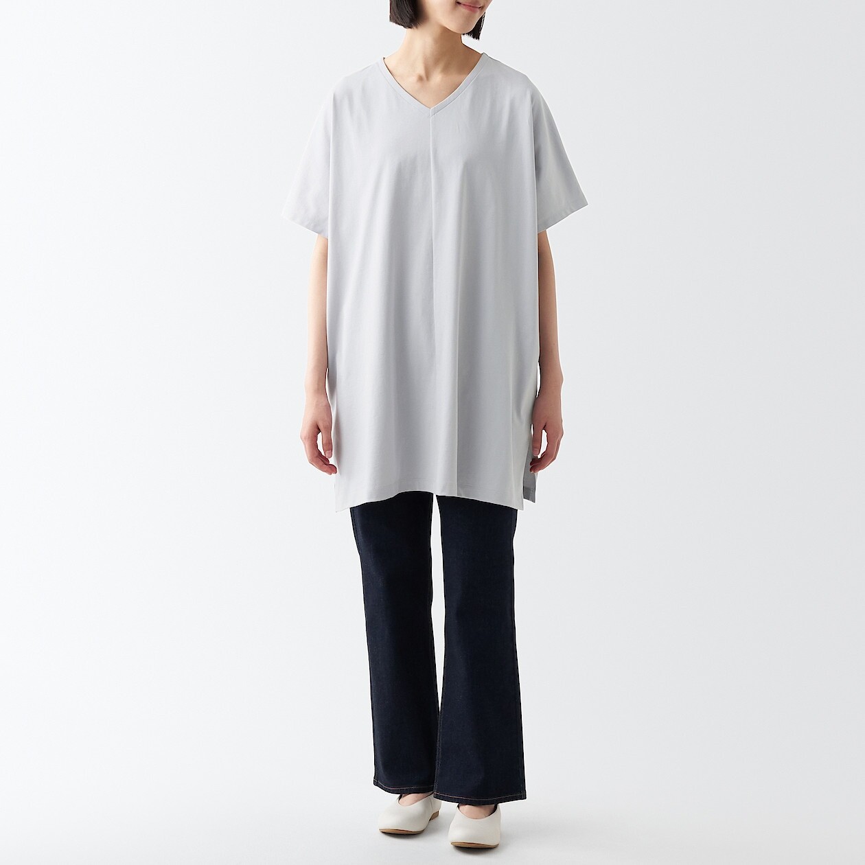 

Классная туника с V-образным вырезом и УФ-вырезом MUJI, светло-серый