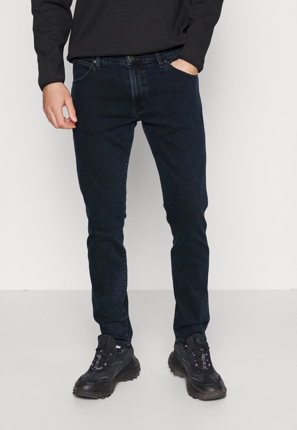 

Джинсы Slim fit Wrangler
