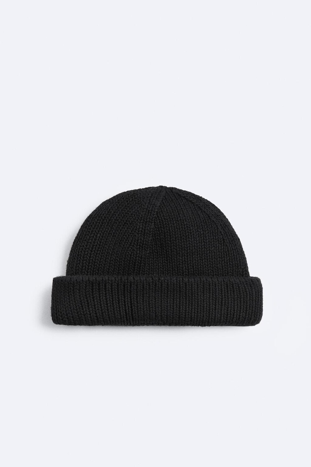 

Короткая трикотажная шапка ZARA, черный