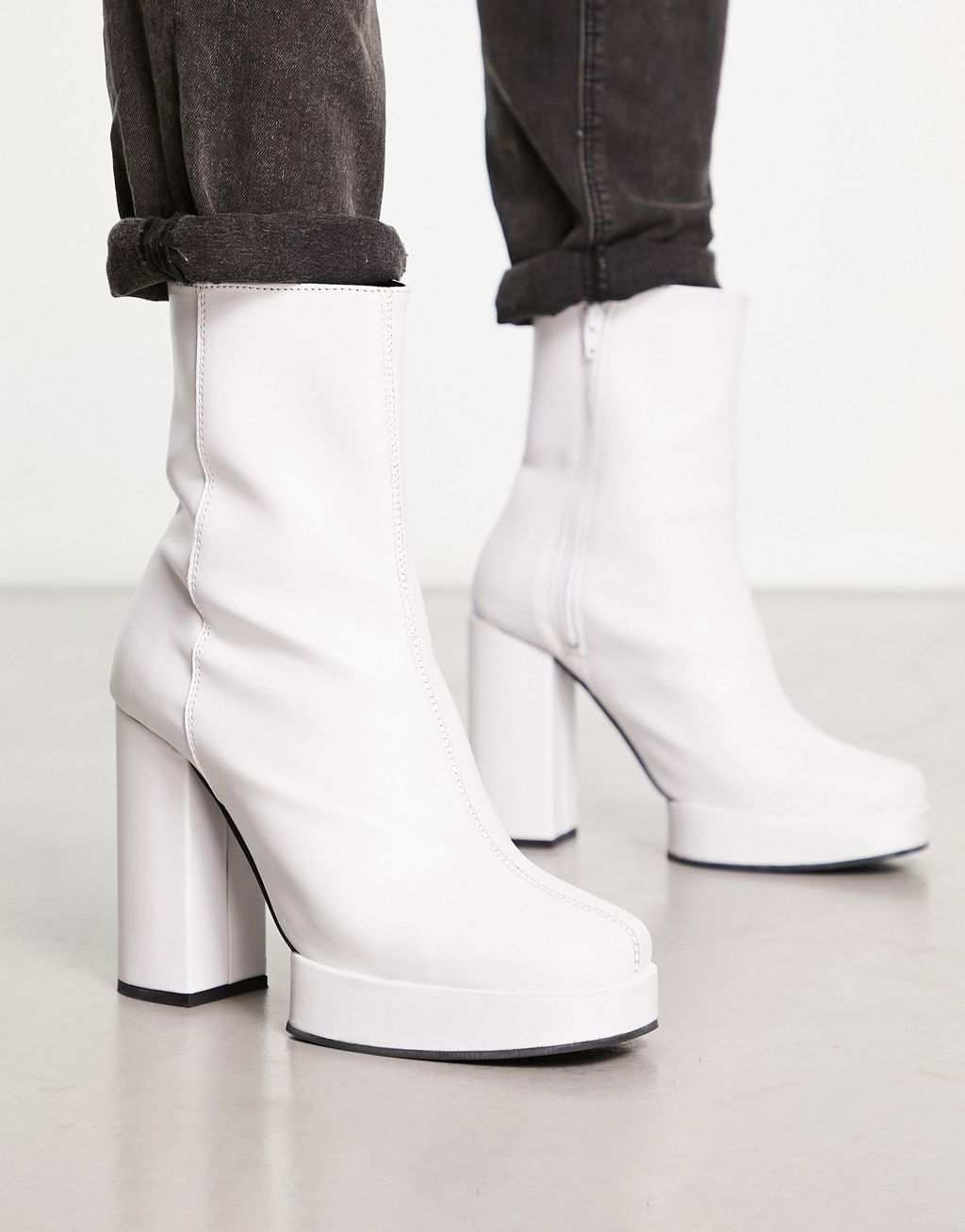 Заказать Белые ботинки челси на платформе и каблуке ASOS DESIGN изискусственной кожи – цены, описание и характеристики в «CDEK.Shopping»