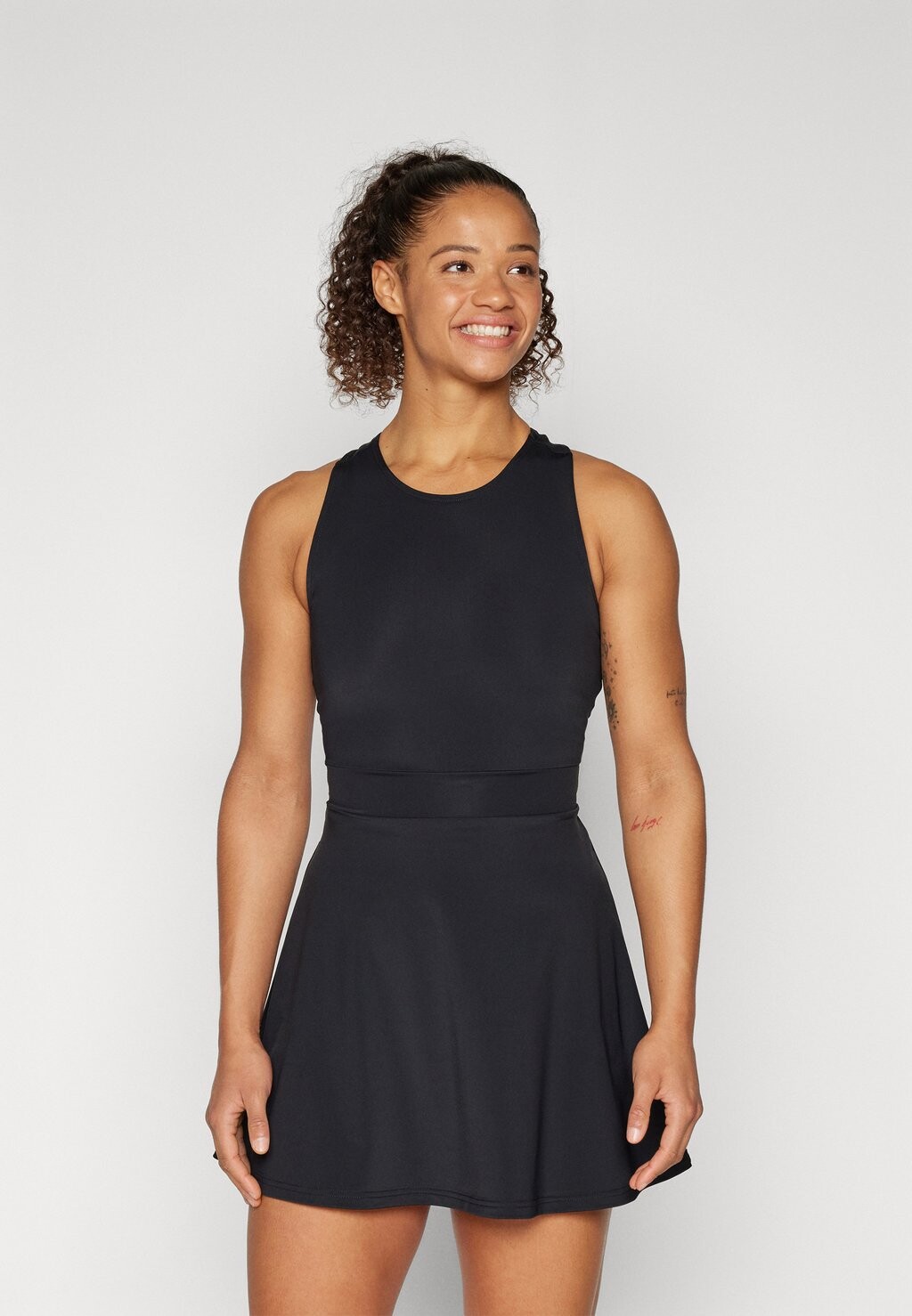 

Спортивное платье ONPFAN ON TRAIN DRESS ONLY Play, цвет black
