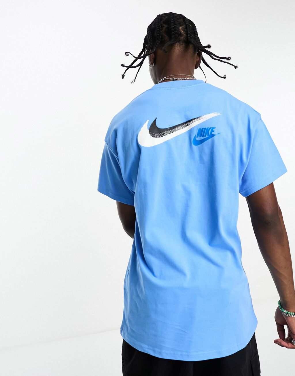 

Синяя футболка с логотипом Nike Graffiti Swoosh