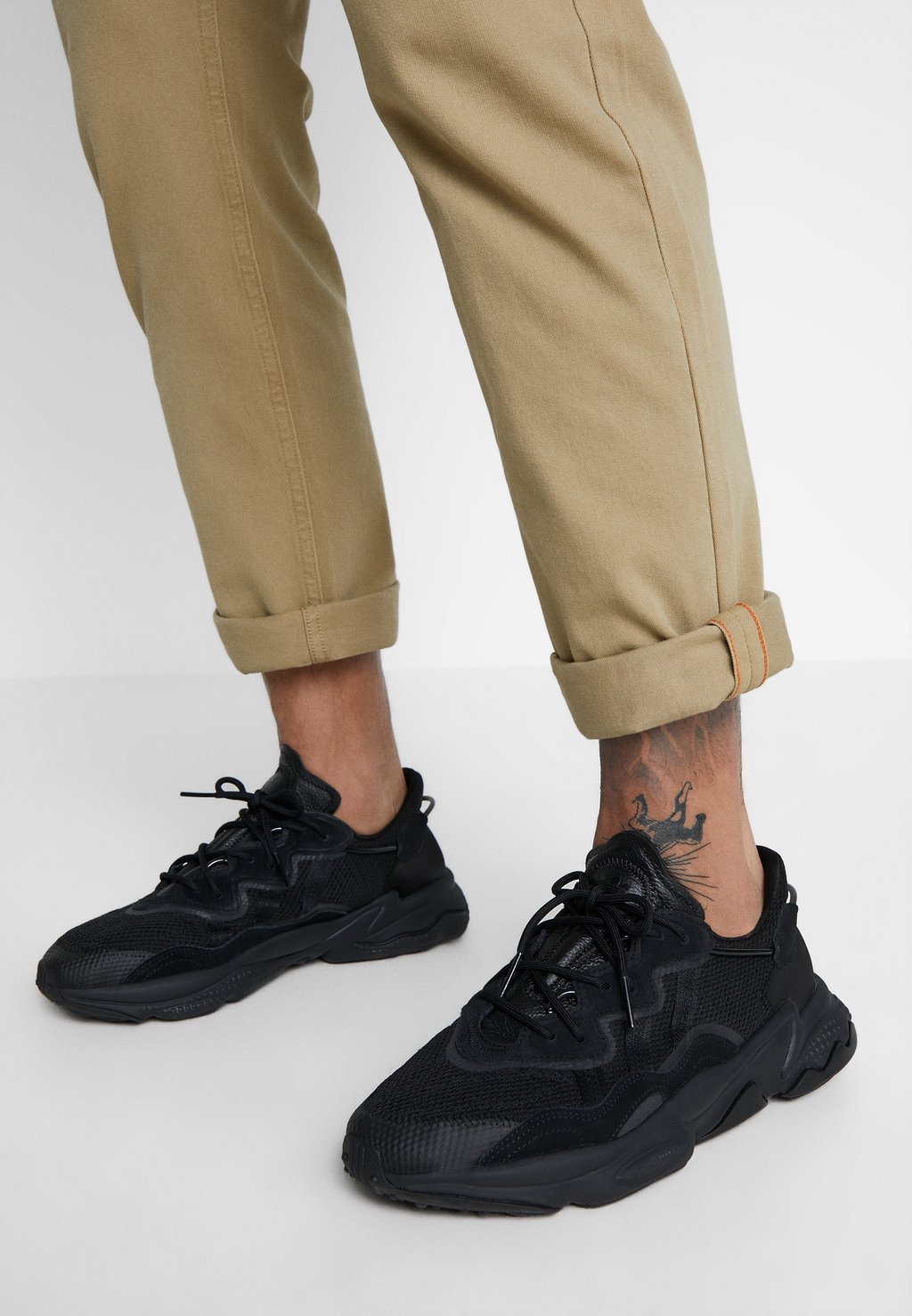 Кроссовки adidas Originals Ozweego, ядро ​​черный / карбон стабилизирующие кроссовки adidas облачно белое ядро черная резинка