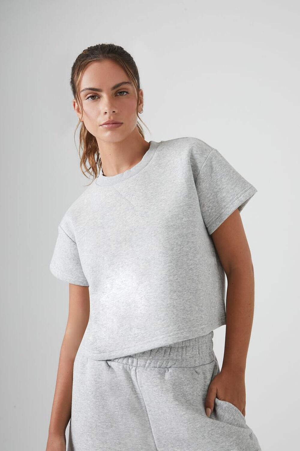 

Толстовка Active из флиса с короткими рукавами Forever 21, серый