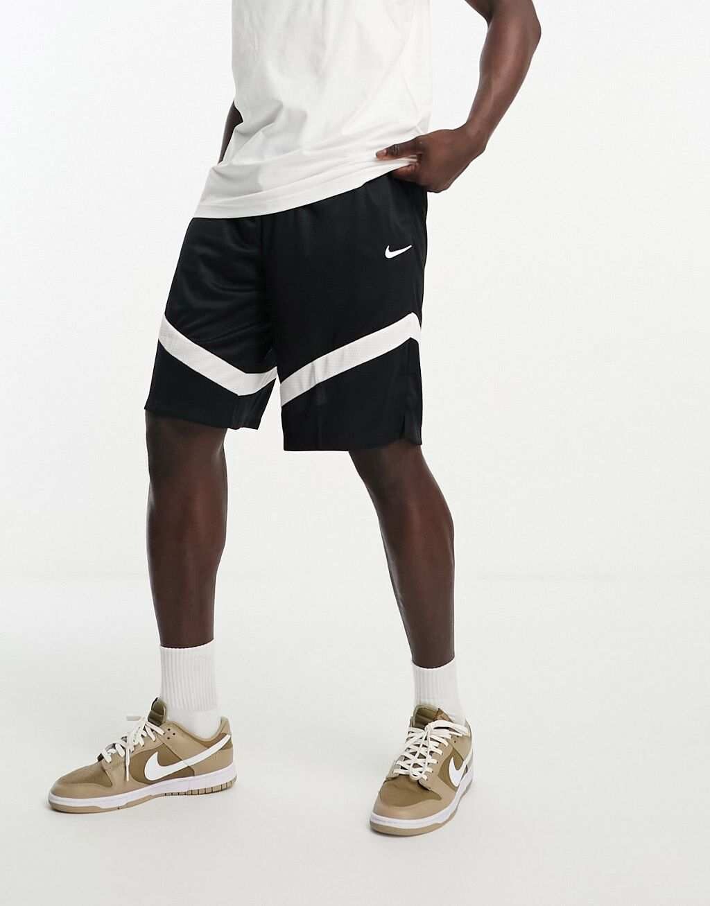 

Черные шорты с логотипом Nike Basketball Icon 11 дюймов