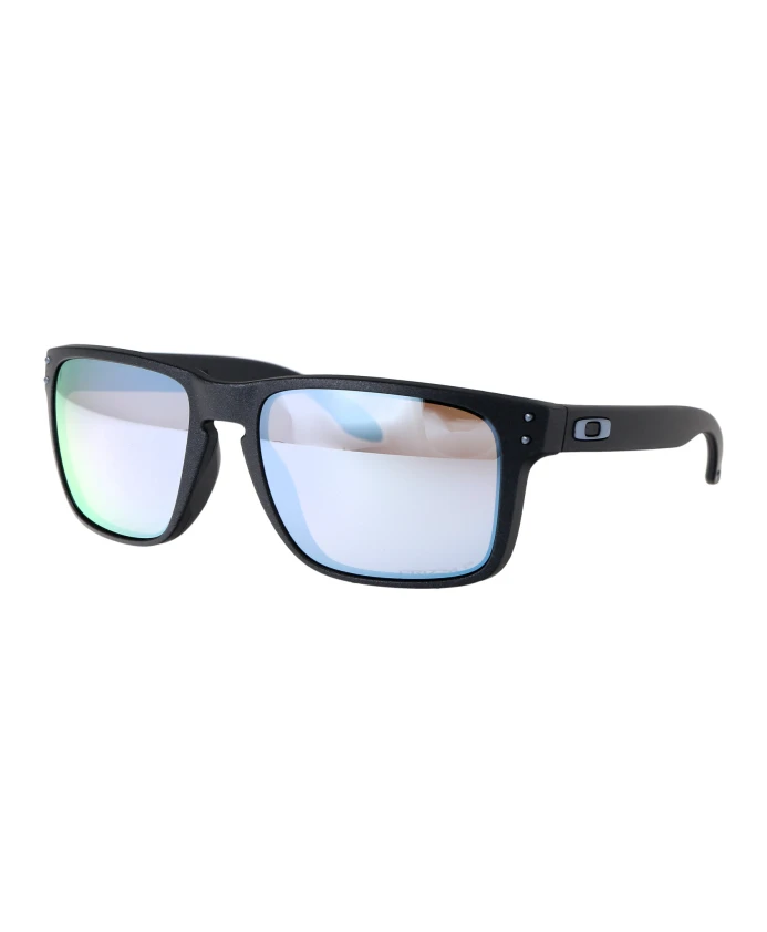 

Стильные солнцезащитные очки для солнечных дней Oakley, черный