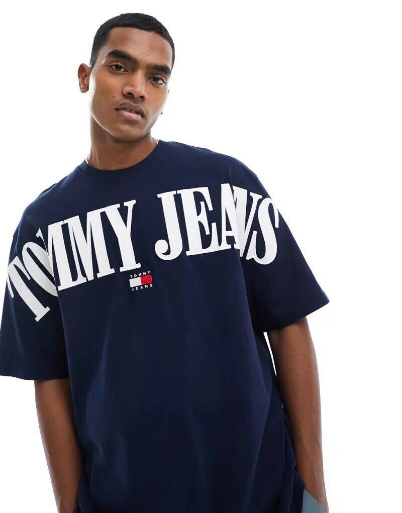 

Синяя футболка оверсайз Tommy Jeans