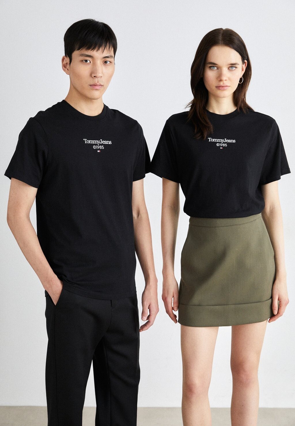 

Базовая футболка Entry Tee Unisex Tommy Jeans, черный