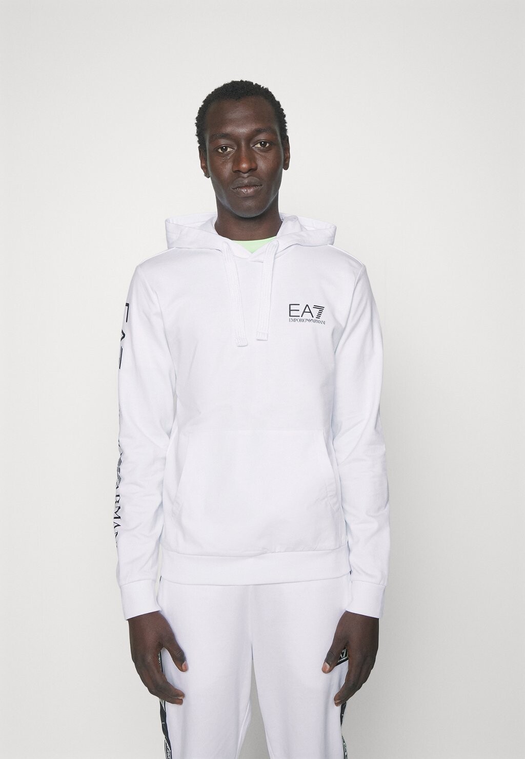 

Толстовка Armani Emporio, белый
