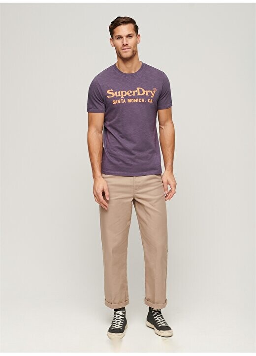 

Фиолетовая мужская футболка с круглым вырезом с принтом M1011893A2AW_VENUE CLASSIC LOGO TS Superdry