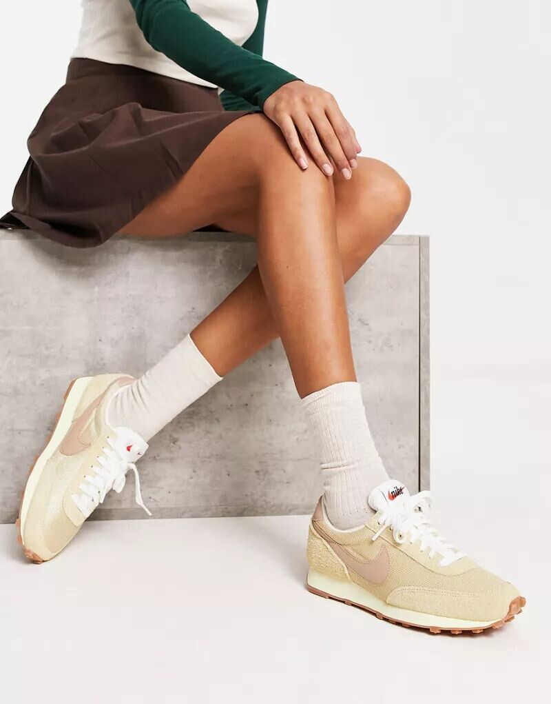 

Винтажные кроссовки Nike Daybreak с камнями