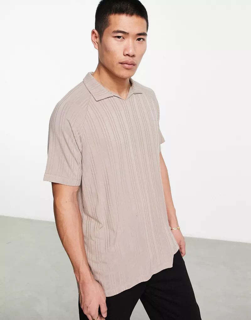 Светло-коричневая рубашка-поло свободного кроя в рубчик с ревером ASOS цена и фото