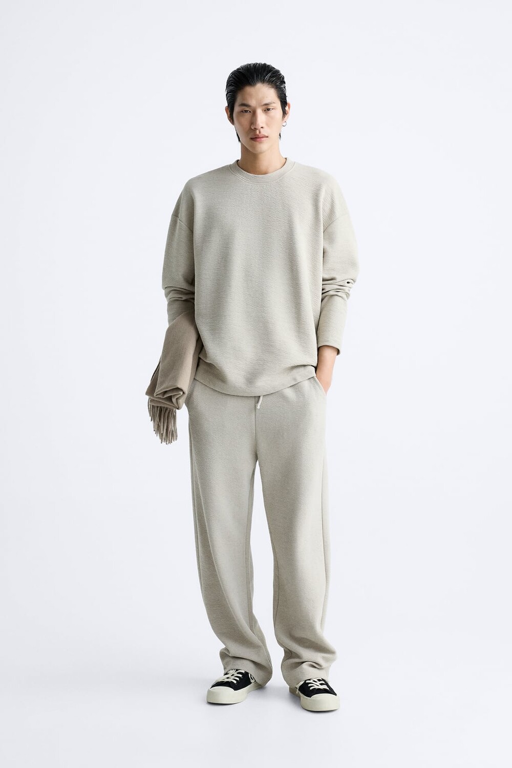 

Фактурные брюки-джоггеры ZARA, серый