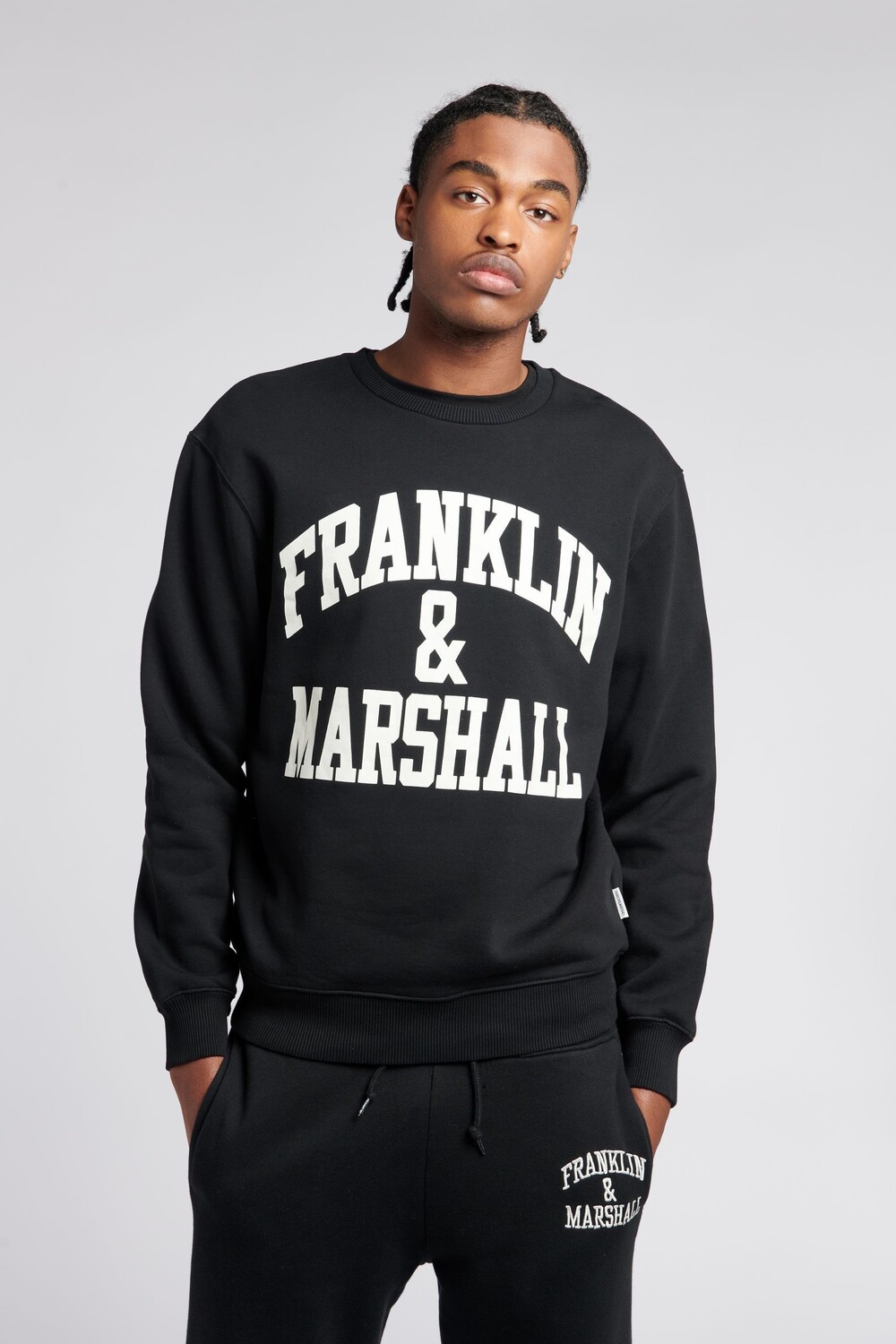

Мужская толстовка с круглым вырезом черная Arch Letter BB Franklin & Marshall, черный