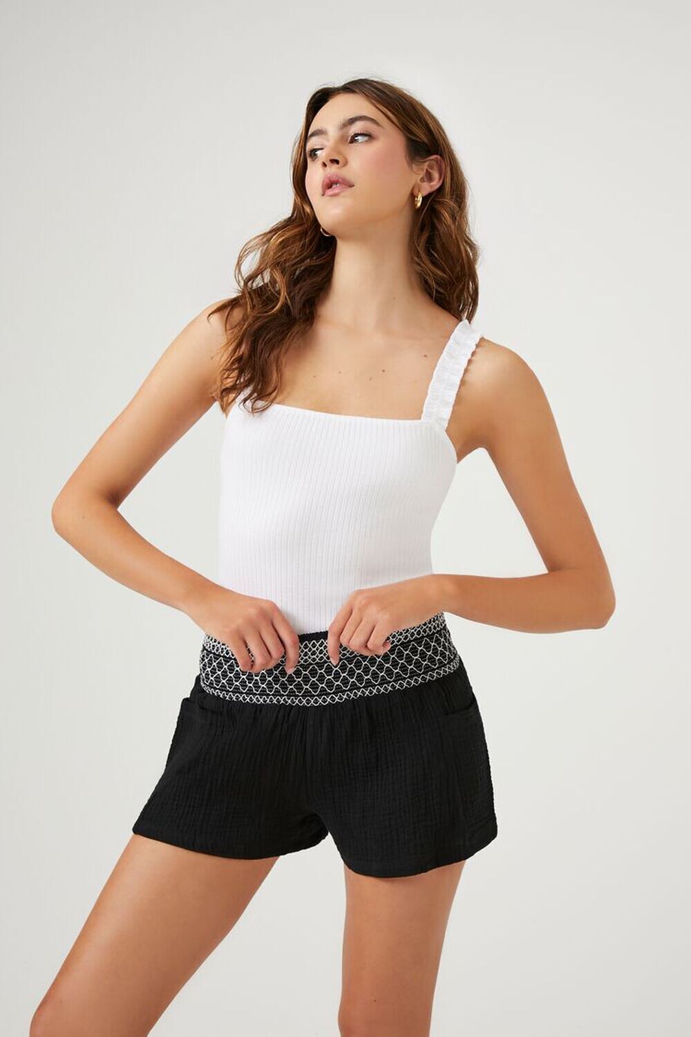 

Текстурированные шорты со сборками Forever 21, черный