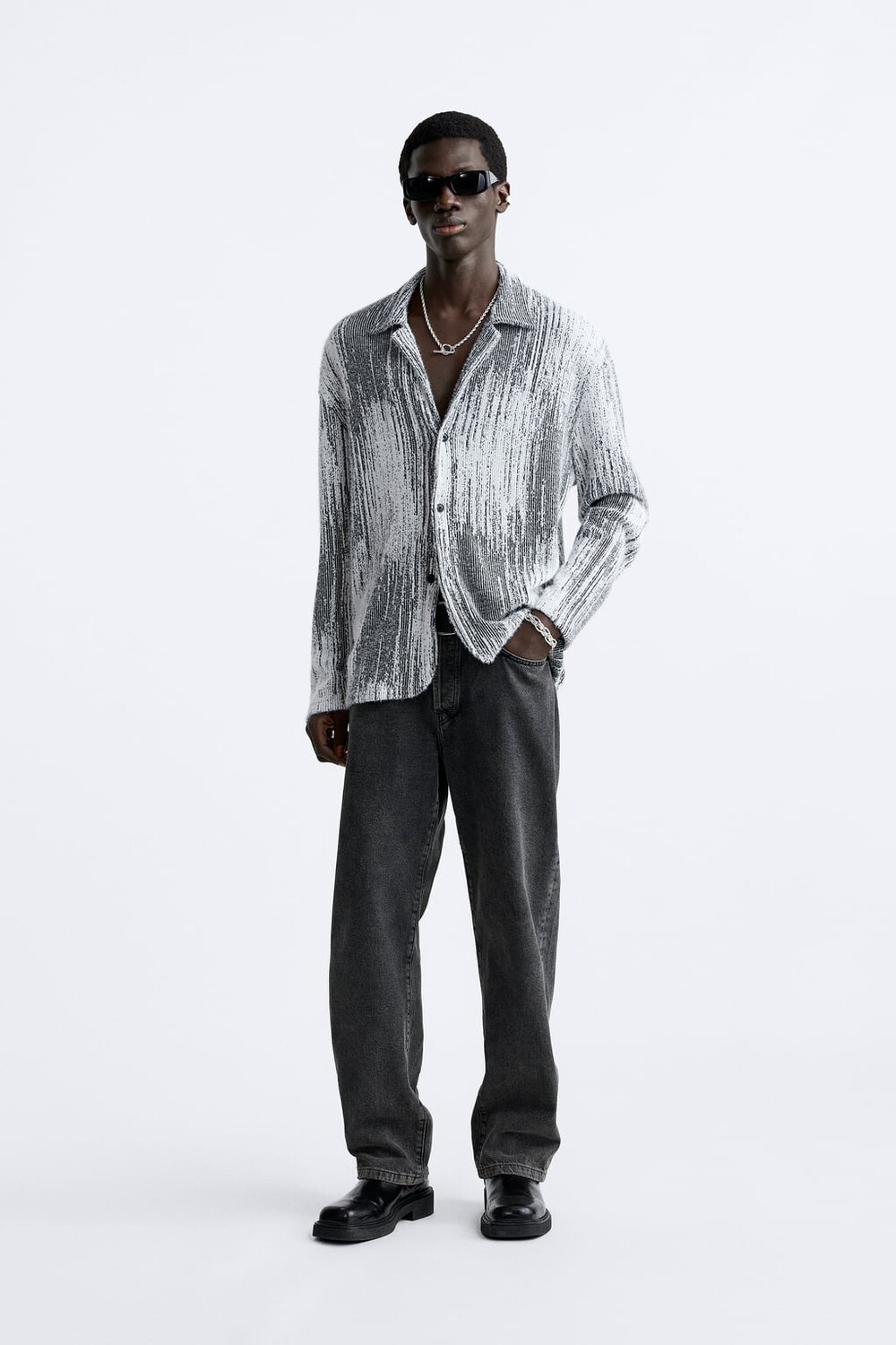 

Фактурная жаккардовая рубашка ZARA, черный