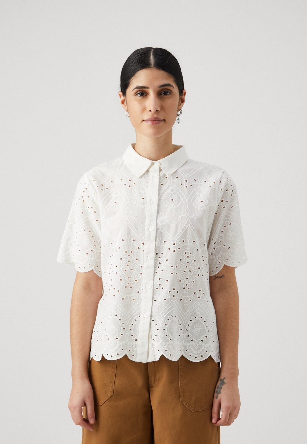 

Блузка-рубашка ONLSKY CLEO SHIRT LIFE ONLY Petite, цвет cloud dancer