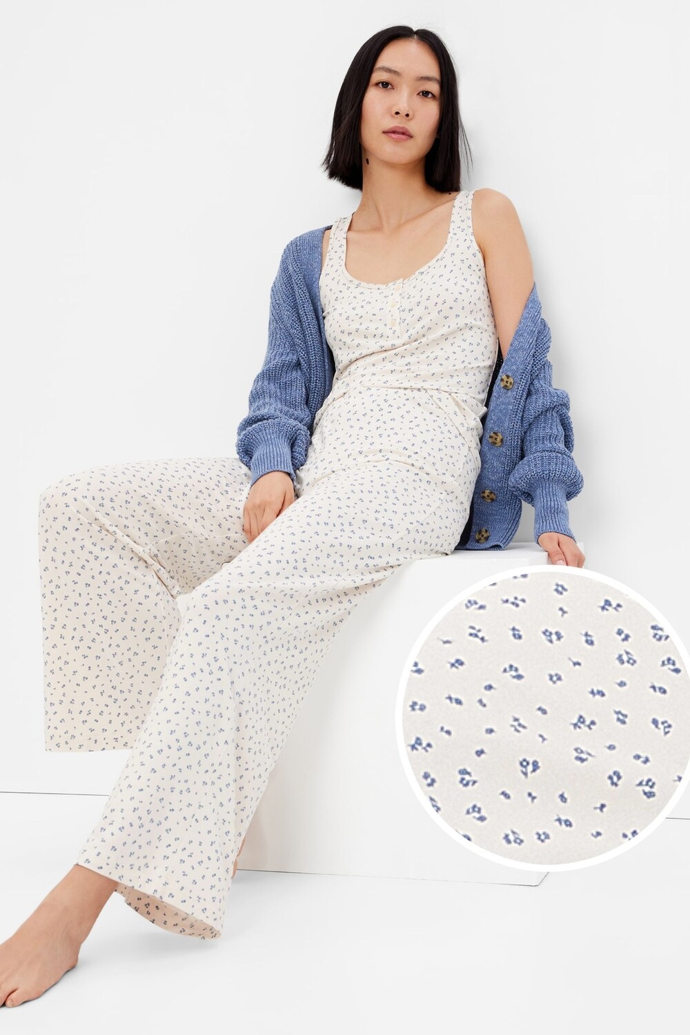 

Очень мягкие расклешенные брюки без застежки из модала Gap, синий