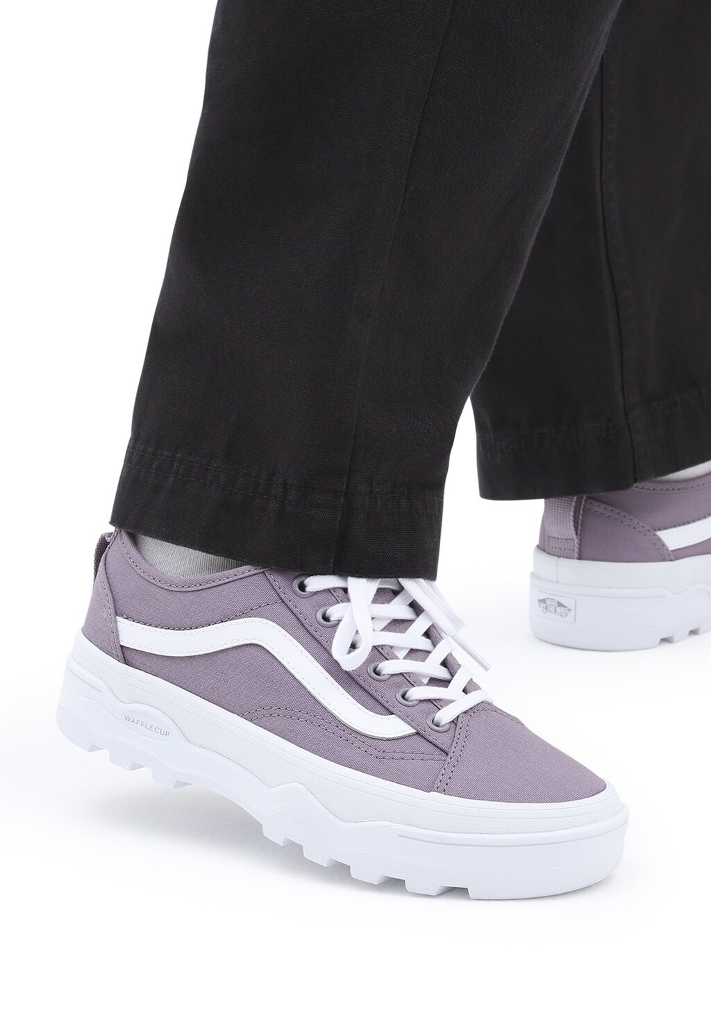 

Кроссовки Vans