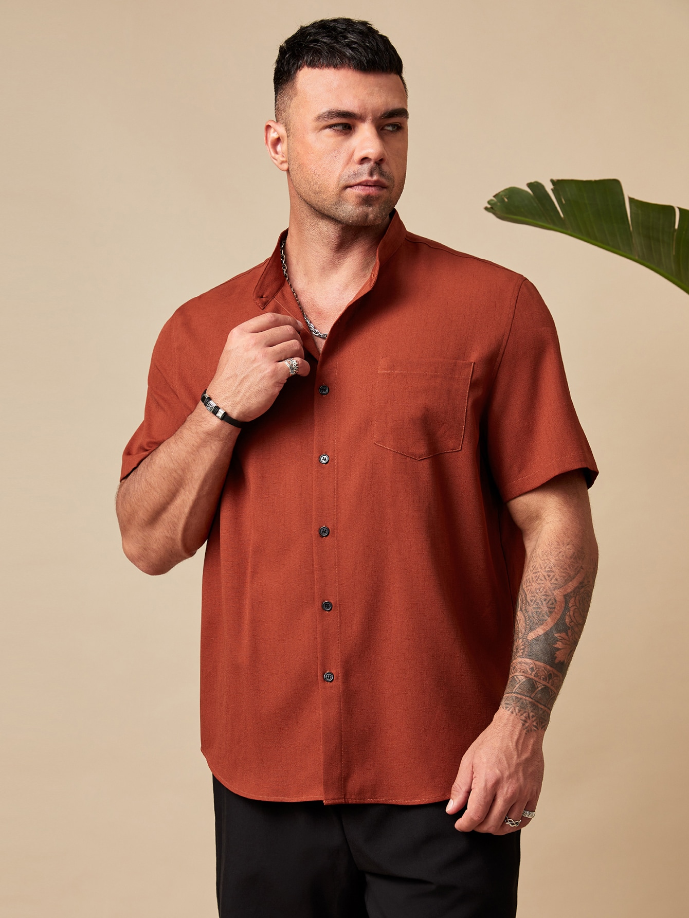 Manfinity Homme Мужская рубашка свободного кроя больших размеров на пуговицах с короткими рукавами и накладными карманами больших размеров, жженый апельсин