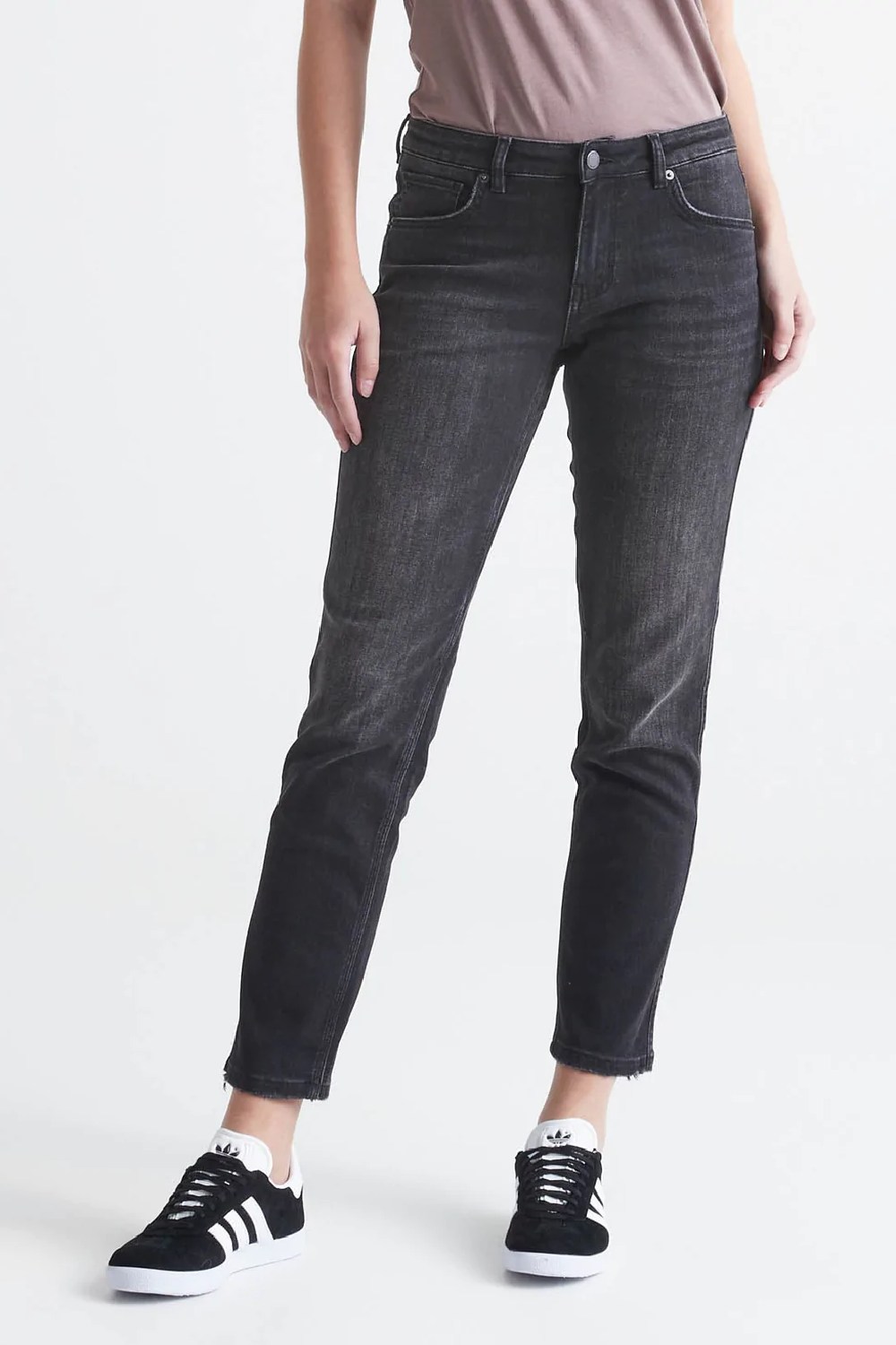 Джинсы Performance Denim Girlfriend — женские DUER, черный зауженные эластичные джинсы ray neuw denim цвет descend