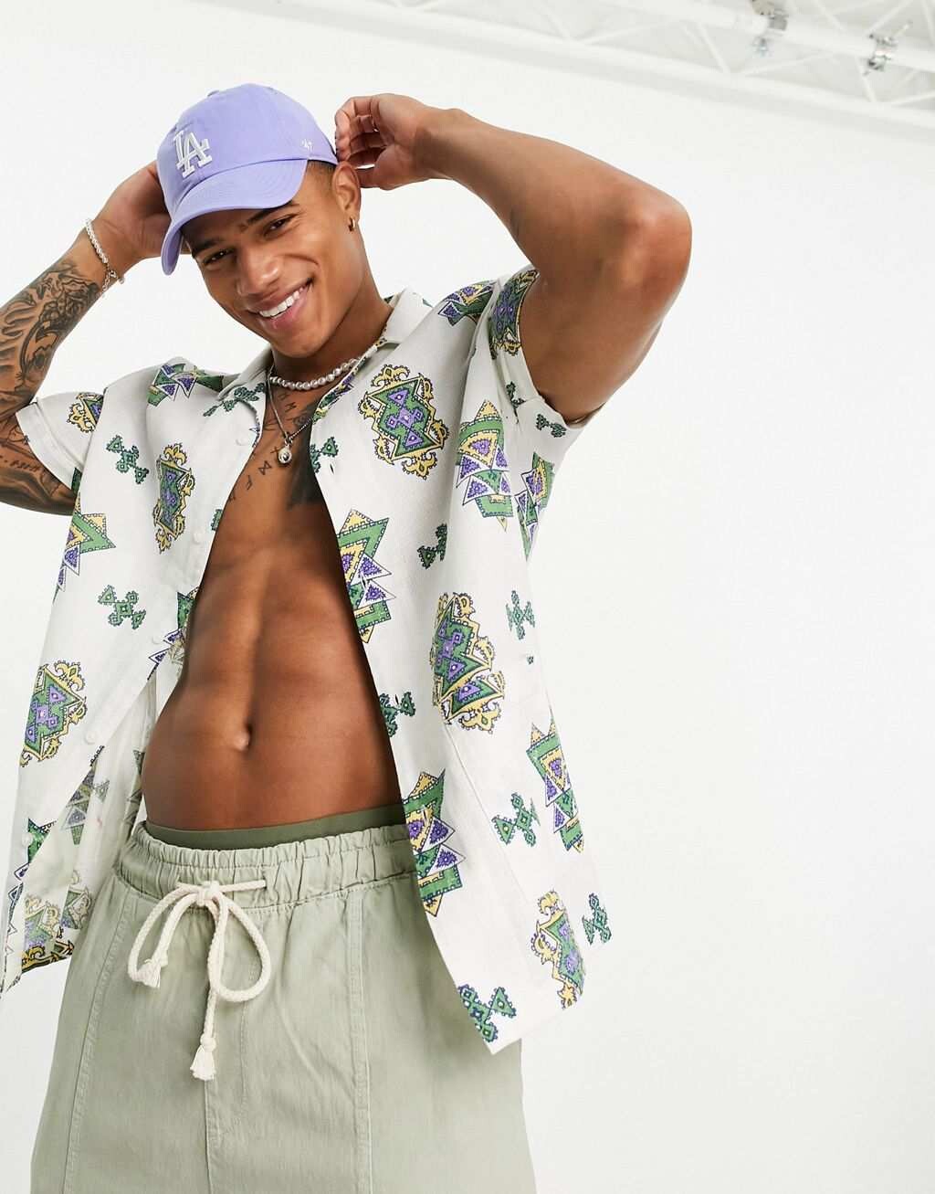 

Свободная фактурная рубашка с ацтекским принтом ASOS DESIGN Revere