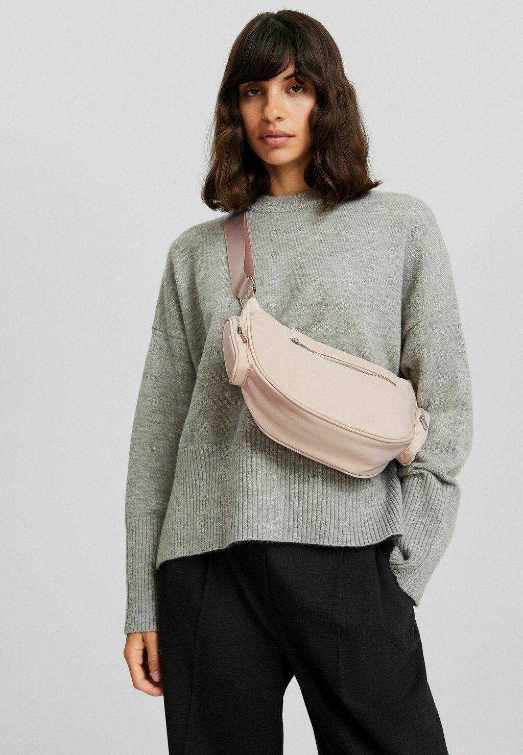 

Сумка на плечо Multi-Pocket Fabric Bershka, цвет camel