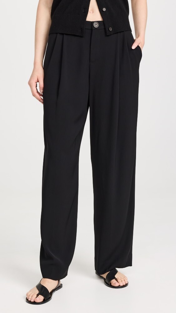

Брюки Vince Drop Waist Pleated Crepe, черный
