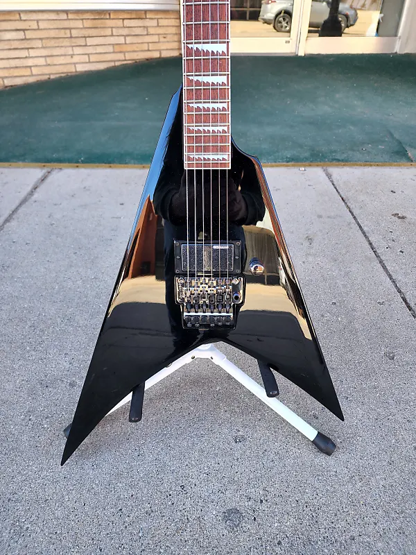 

Электрогитара ESP LTD Alexi-200