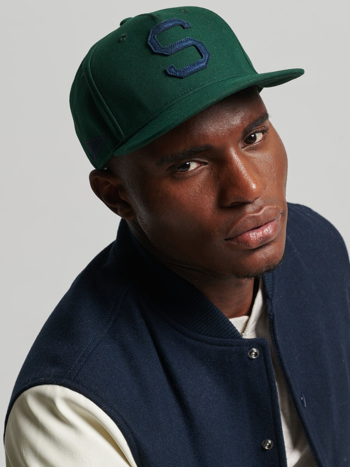 

Кепка Superdry Graphic B-Boy, зеленая эмаль
