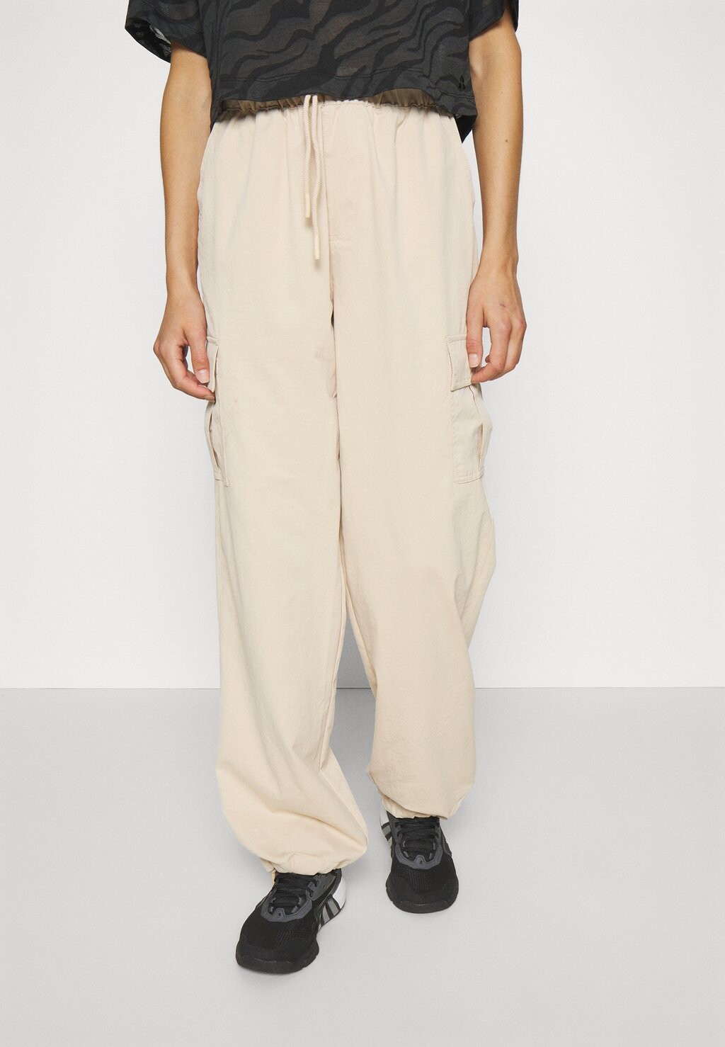 

Низ спортивного костюма Cotton On, Серый