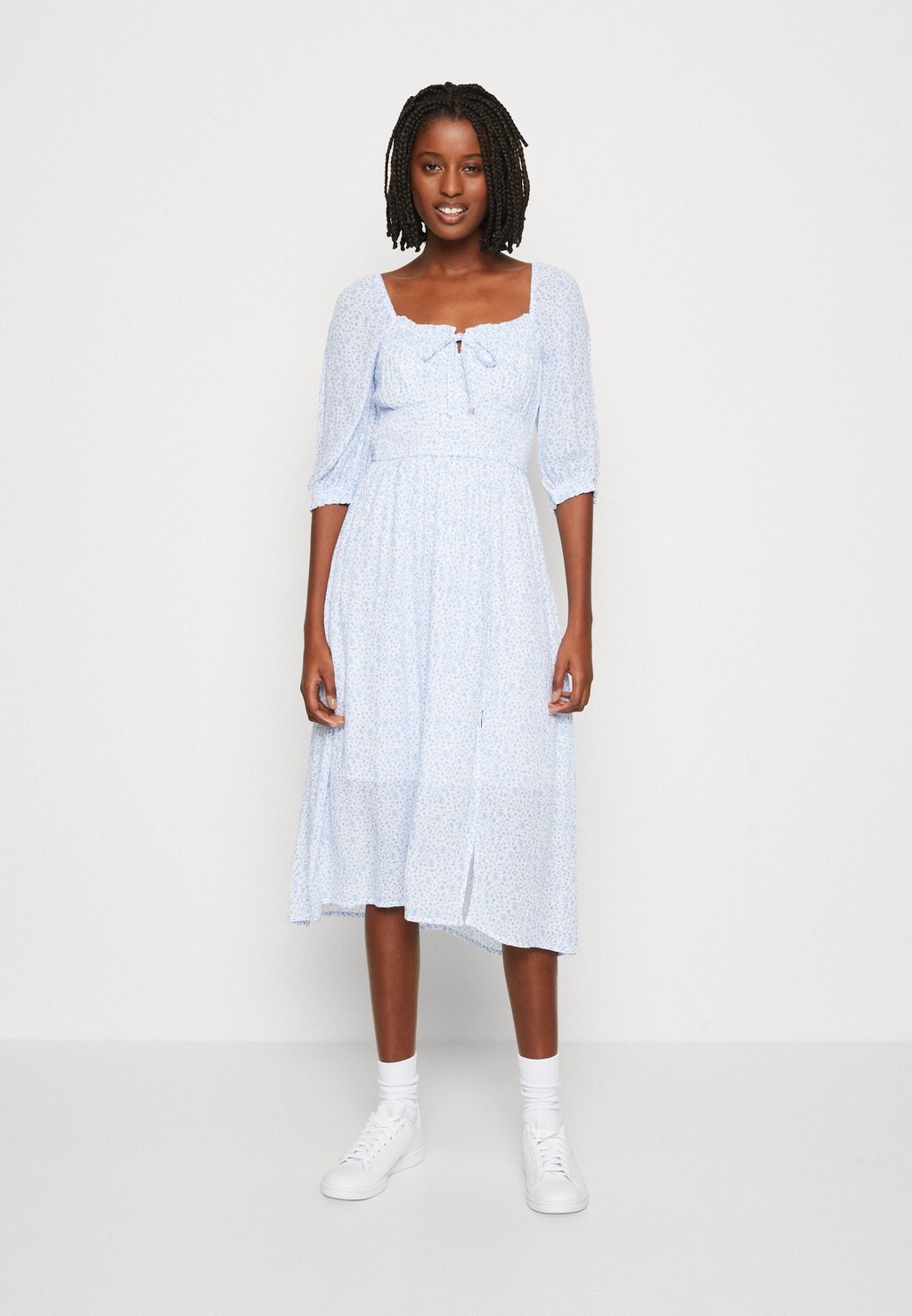 

Летнее платье Hollister Co., белый