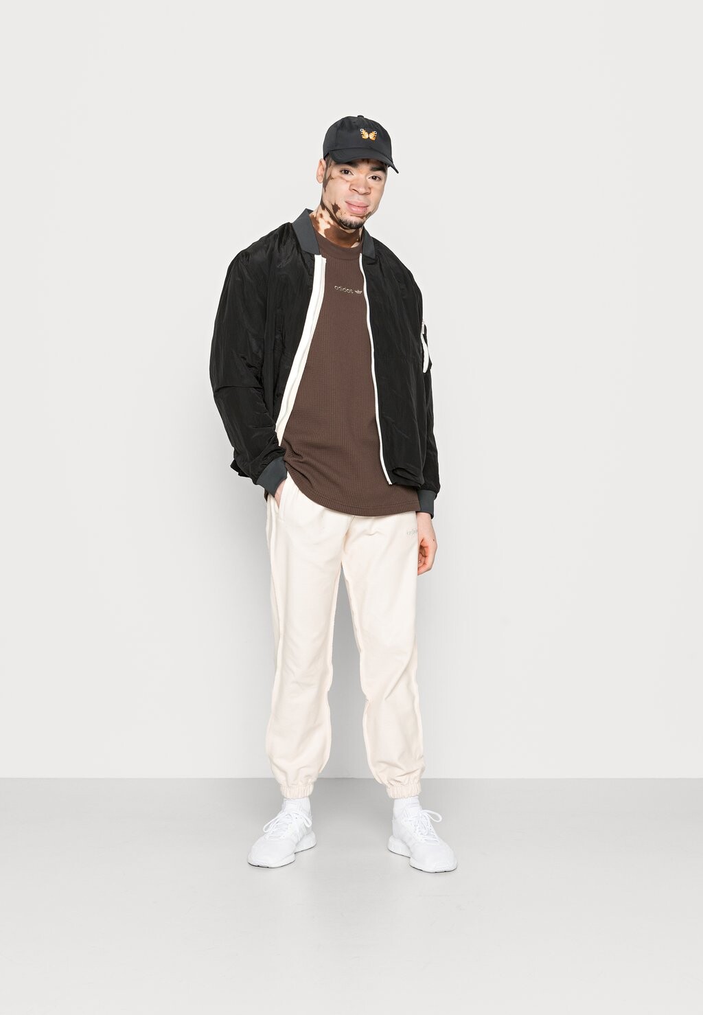 

Спортивные штаны LOOPBACK UNISEX adidas Originals, цвет white