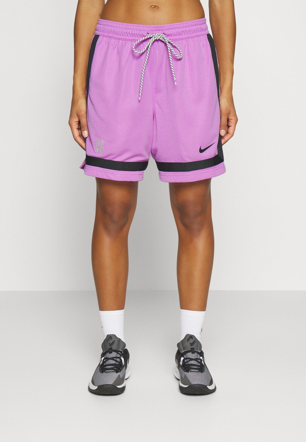 

Спортивные шорты Nike, фиолетовый