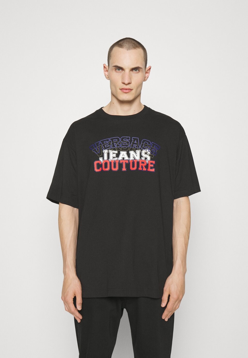 

Футболка с принтом Versace Jeans Couture, черный